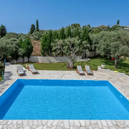 Elianna Lefkada Τσουκαλάδες